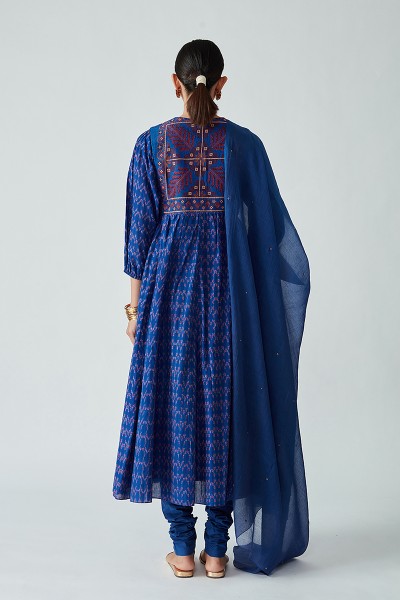 Hesperi handloom Ikat kurta set